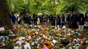 AGGIORNATO: Quando è il funerale della regina?  Una guida di viaggio completa a Londra per rendere omaggio