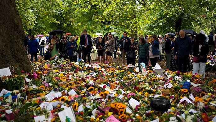 AGGIORNATO: Quando è il funerale della regina? Una guida di viaggio completa a Londra per rendere omaggio