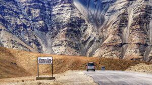 Magia o illusione ottica?  Visita queste misteriose colline che sfidano la gravità per metterti alla prova