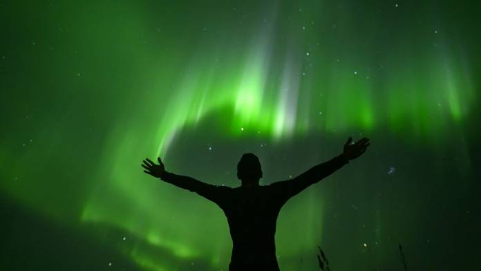 Viaggiare senza volo: i posti migliori in Europa per vedere l'aurora boreale in treno