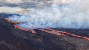 Il vulcano hawaiano erutta per la prima volta dal 1984: i voli sono interessati?