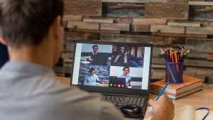 COVID ha spronato a lavorare da casa.  Con l'ascesa del "Chief Remote Officer", è qui per restare?