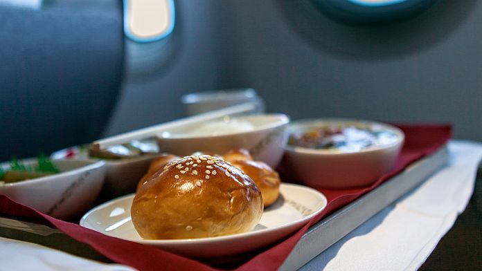 I pasti vegani a bordo stanno diventando sempre più popolari. Ecco quali compagnie aeree servono i pasti migliori