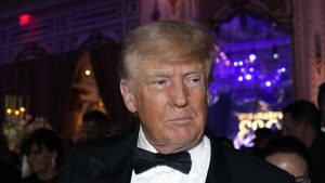 Meta pronto a prendere una decisione sul ritorno di Trump su Facebook - riferisce FT