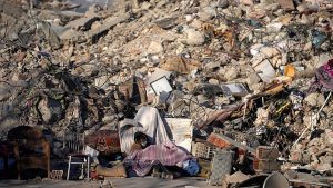 Gli sforzi di salvataggio continuano in Turchia e in Siria, ma per quanto tempo possono sopravvivere le persone tra le macerie del terremoto?