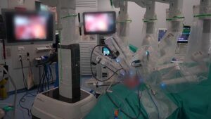 La Spagna vede il primo trapianto di polmone al mondo eseguito interamente da un robot