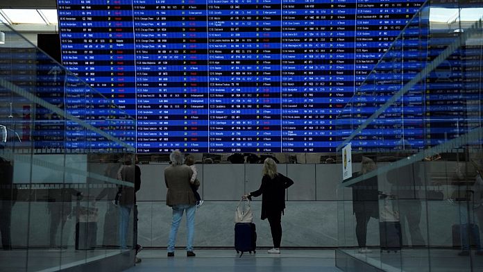 Scioperi del Primo Maggio in Francia: le compagnie aeree hanno chiesto di cancellare i voli mentre i controllori del traffico aereo se ne vanno
