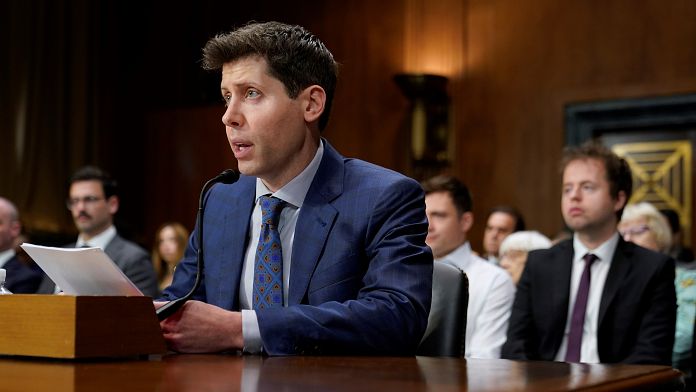 Sam Altman di OpenAI chiede una regolamentazione tra i timori che l'IA possa causare "danni significativi al mondo"