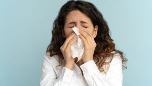 Cos'è il metapneumovirus umano?  Quello che sappiamo sull'HMPV, la malattia respiratoria con sintomi del raffreddore