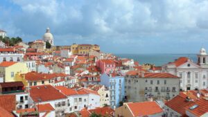 Óbidos, Aveiro, Porto: approfitta del pass ferroviario del Portogallo da € 49 con questo percorso che attraversa il paese