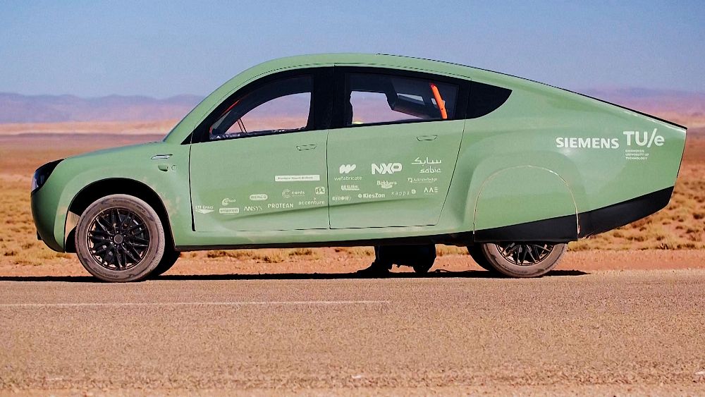 Studenti olandesi provano in Marocco il primo veicolo solare fuoristrada al mondo