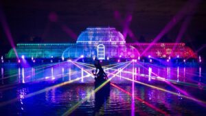 Foreste festive e colonne sonore stagionali: i migliori giardini di Natale d'Europa da Londra a Madrid