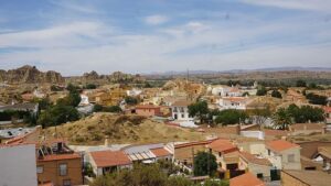 Alcune destinazioni spagnole vogliono che i turisti se ne vadano. Queste città spopolate li stanno invitando a entrare