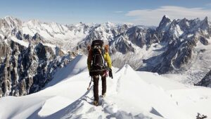 Turismo dell'ultima possibilità: visitare un ghiacciaio in via di estinzione a Chamonix