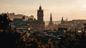 La tassa turistica di Edimburgo dovrebbe raccogliere quasi 60 milioni di euro all'anno per i miglioramenti della città