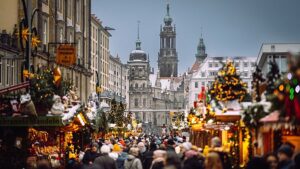 Treni sospesi e locali alla moda per tacos: perché quest'inverno dovresti prendere il vagone letto europeo per Dresda