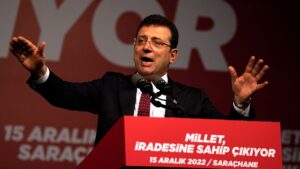 Istanbul Mayor Ekrem İmamoğlu speaks to his supporters in front of the municipal building in Istanbul, 15 December, 2022