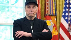 Elon Musk annuncia il suo partito politico a seguito di Trump Feud