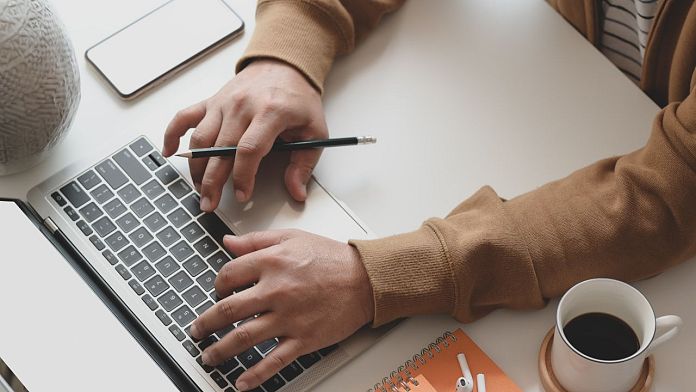 Utilizzo dell'intelligenza artificiale per scrivere e -mail di lavoro? I tuoi dipendenti potrebbero pensare che sei meno affidabile, lo studio si trova