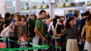 Il nuovo sistema di ingressi/uscite dell'UE verrà lanciato questo fine settimana. Ecco come possono prepararsi i viaggiatori