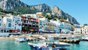 Capri Estate 2024: Limiti e Divieti per Gruppi Turistici