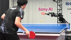 AI sorprendente: ACE il robot che sfida campioni di ping-pong umano