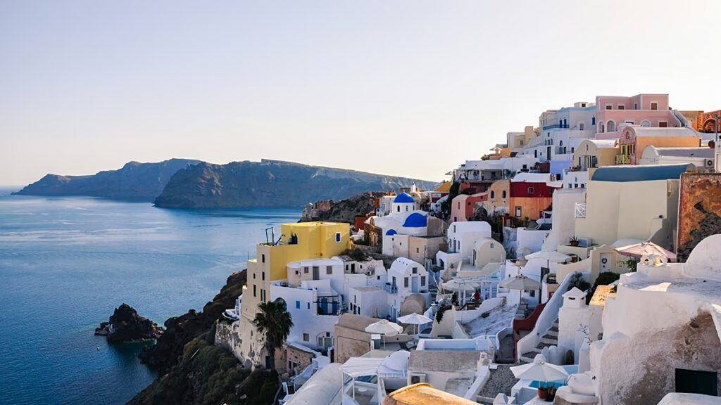 Paro e Grecia: le location perfette per Emily stagione 6 su Netflix