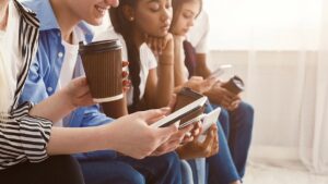 Olocausto: come i social influenzano le aule olandesi oggi