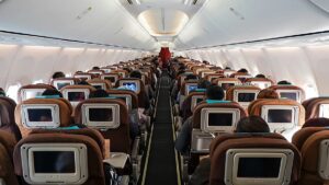 Alcol e voli: nuove regole UK per passeggeri molesti in aereo