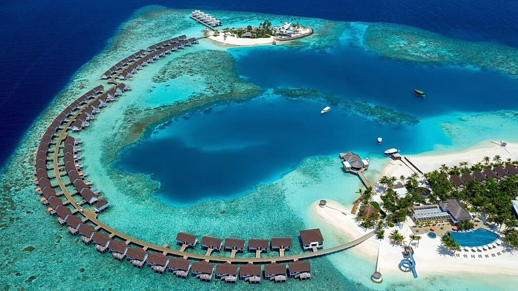 Snorkeling e relax: scopri due isole da sogno alle Maldive
