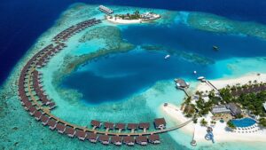 Snorkeling e relax: scopri due isole da sogno alle Maldive