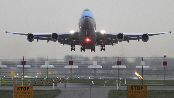 Cinque uomini britannici condannati per rissa sull'aereo KLM per Amsterdam