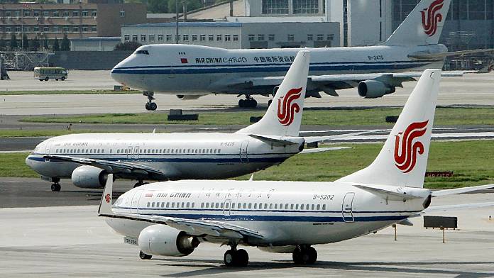 Gli Stati Uniti vendicano le politiche delle compagnie aeree cinesi contro il COVID sospendendo 26 voli in "risposta uno a uno"