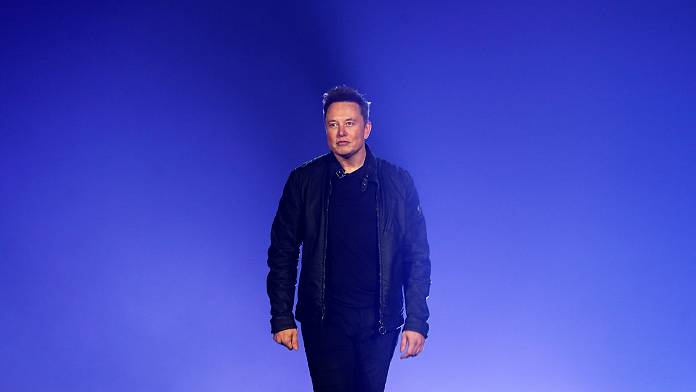 Gli azionisti di Twitter approvano l'offerta pubblica di acquisto di Elon Musk, che vuole annullare