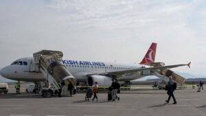 Guerra in Ucraina: i voli da Mosca si esauriscono perché i russi temono la coscrizione