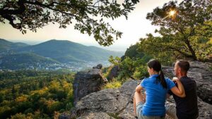 I nomadi digitali hanno promesso foreste lussureggianti, terme naturali e un nuovo spazio di co-working in questa città tedesca