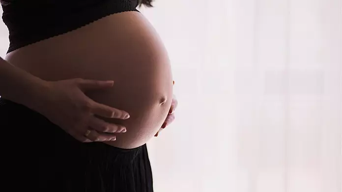 I trapianti di utero sono già una realtà.  Cosa significa per le donne transgender rimanere incinte?