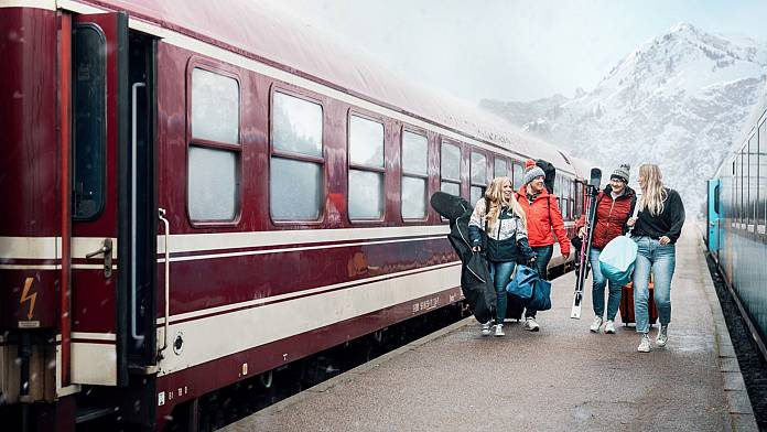 Il treno notturno da Amsterdam all'Austria Ski Express parte prima della stagione delle nevicate