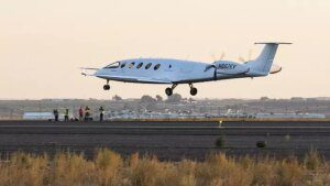 L'aereo completamente elettrico "Alice" effettua il suo primo volo di prova in una pietra miliare per l'aviazione a zero emissioni di carbonio