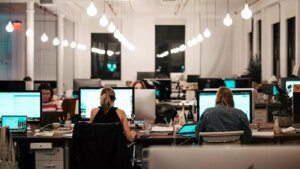 "Sembra di tornare a casa": perché le persone stanno accettando di diventare "lavoratori boomerang"