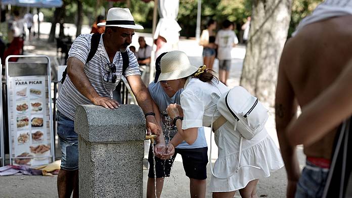 Spagna, Grecia, Turchia: la maggior parte dei britannici pensa che i luoghi di vacanza saranno "troppo caldi" per visitarli entro il 2027