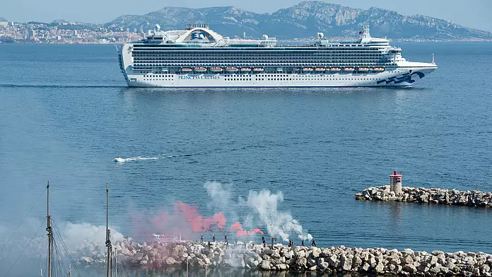 Stop crociere: 50mila persone firmano una petizione per regolamentare le navi inquinanti a Marsiglia