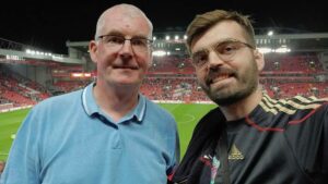 Turismo sportivo: sono andato a una partita di football del Liverpool con mio padre ed era proprio come ai vecchi tempi