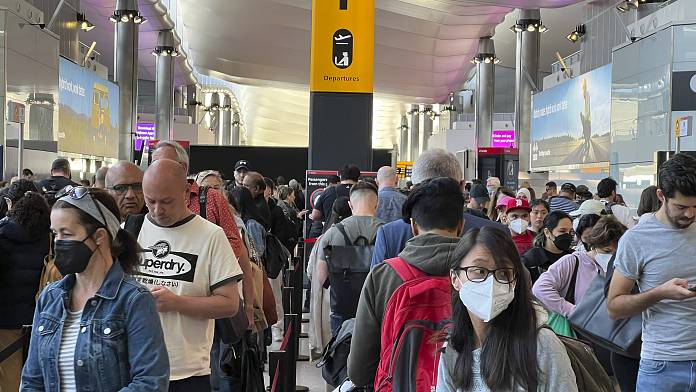 Cosa sono i limiti per i passeggeri e cambiano l'esperienza in aeroporto?