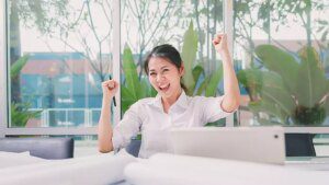 Cosa vogliono i dipendenti: orari di lavoro flessibili, partenza anticipata il venerdì e, perché no, una settimana lavorativa di 4 giorni