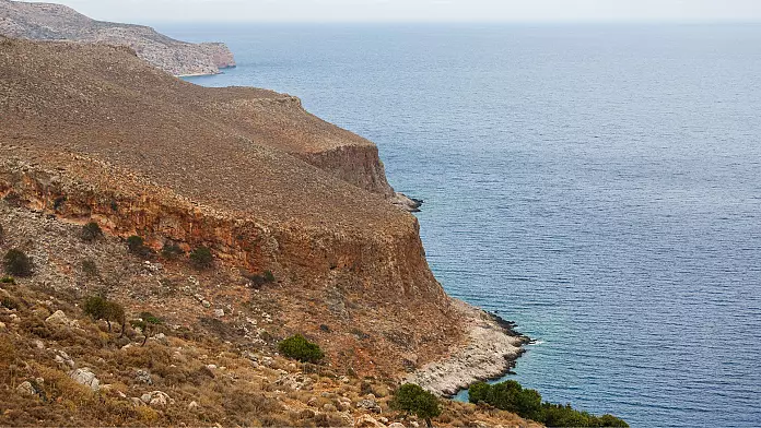 Donna uccisa dopo che "un'enorme roccia" ha schiacciato le stanze delle vacanze sull'isola greca di Creta