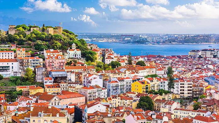 Il Portogallo vuole aumentare le tasse aeroportuali: ecco come e quando potrebbe influire sul tuo viaggio