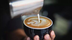 Inflazione vertiginosa in Europa: dove puoi trovare la tazza di caffè più economica?