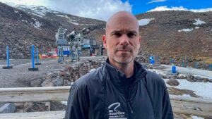 Le stazioni sciistiche della Nuova Zelanda lottano per sopravvivere dopo che il cambiamento climatico ha interrotto la stagione