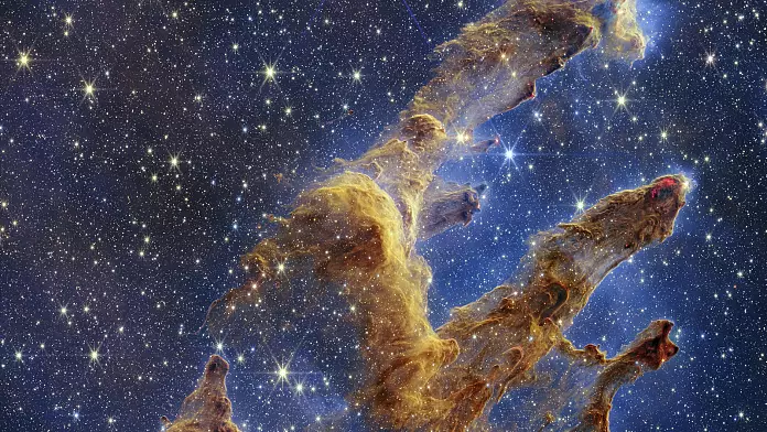 Nelle immagini: il telescopio James Webb cattura un nuovo straordinario ritratto degli iconici "pilastri della creazione"